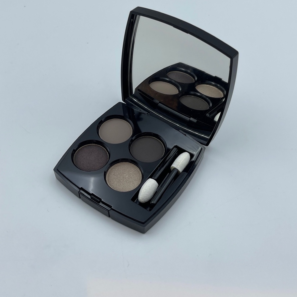 NEW CHANEL LES 4 OMBRES 322 BLURRY GREY MULTI-EFFECT QUADRA EYESHADOW